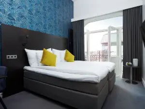 Home Hotel Plaza