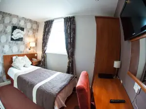Thomas James Hotel