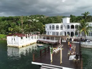 Waters Edge Guest House