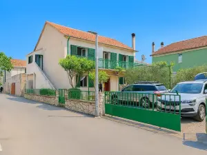 อพาร์ทเม้นท์อิวานา