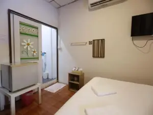 Banana Hostel (Don Muang)