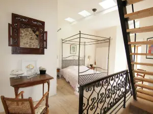 Romantic Tower in Dordogne with Rooftop Terrace