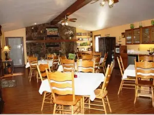 Lookout Inn GuestHouse and Suites