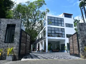 Eden Grand