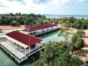 S Hotel and Resort