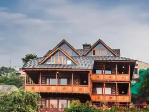 Shobla Kaathkuni Royale