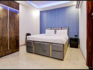 OYO Flagship 808951 Crown Town Guest House