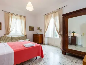 Flat in the Center of Ceraso for up to 8 People