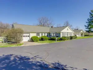'The Windmill House' w/ Pond: 9 Mi to Dayton!