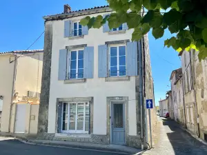 La Maison Saint Pierre, Aulnay