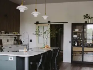 Spacious Luxury Apt. Chippewa Historic District