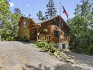 Timber Hollow:2 master suites on a bison ranch!