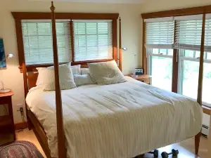 Shore front home in a charming summer community