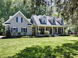 The Williamsburg Retreat - Gorgeous Private Acreage