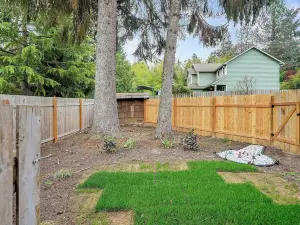 Cozy Castle for Extended Stay ~ Pet Friendly! Laundry, Kitchenette, Private Yard