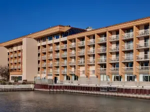 Holiday Inn Kingston-Waterfront