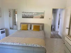 Stunning 3 Bed Villa, Balcony and Sea View