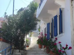 อัลคิสติส โคซี่ บาย เดอะ บีช อพาร์ตเมนต์ ในเกาะอิคาเรีย, เธอร์มา ชั้น 1