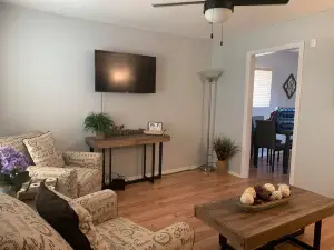 House on the Hill* Cozy home in quiet neighborhood