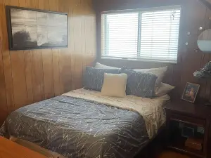 Family Fun, amazing sandy waterfront, boating, fishing and hunting