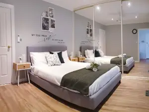 Cozy Home Central Ringwood Freewifi, Netflix, Clothes Dryer & Parking.