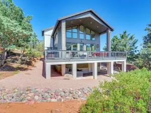 Hot Tub and Deck Mtn-View Pine Getaway!