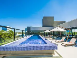 五酒店及法義公寓式酒店