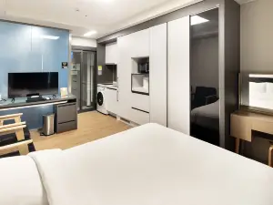 Paju Cahills Residence