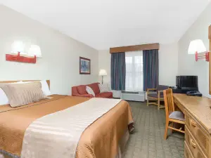 Travelodge by Wyndham Perry National Fairgrounds Area I-75