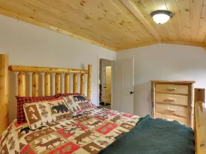 Pet-Friendly Prospect Apartment: 7 Mi to Beach!