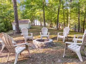 Bring YOUR BOAT- Private Dock, Deep Water, Gameroom and Firepit
