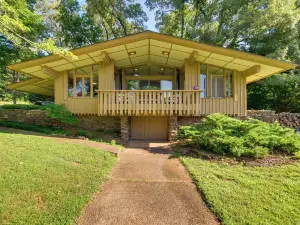 Tranquil Mid-Century Modern Cottage w/ Forest View