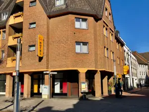 มอนทานา โฮเทล คอลองน์-บอน แอร์พอร์ต