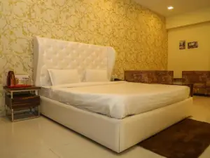 Hotel Golden - I