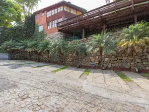 วู้ดเฮาส์