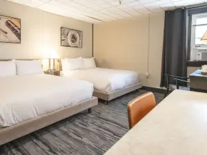 미드나잇 선, 코스트 호텔