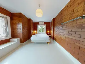 Changsova Hotel
