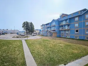 Misty Mountain Inn & Suites