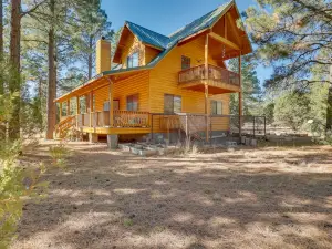 Dog-Friendly Nutrioso Cabin w/ Wraparound Porch!