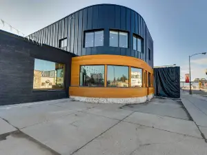 The Lofts on 89 Condo - 5 Miles to Salt River!
