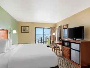 Beachfront Hotel Houghton Lake