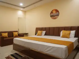 Raj Kamal Hotel & Garden