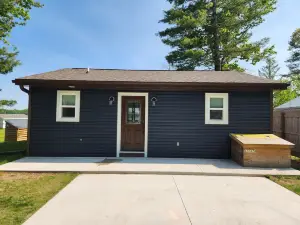 Lakefront Cottage Retreat in Charming Mountain!