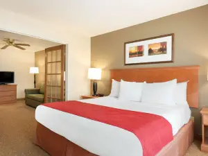 Country Inn & Suites by Radisson, Davenport, IA