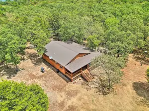 Peaceful Clayton Cabin - Walk to Sardis Lake!