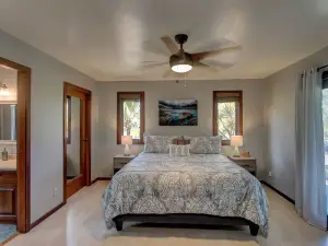 Hale Anuenue Nuku - the Rainbows End 3 Bedroom Home by RedAwning