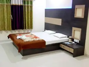 Pop Hotel Darshan & Guest House