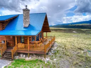 True Montana Log Cabin, Great Hunting/Private Madison River Fishing 3+2.5/YNP