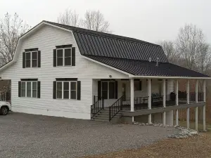 Loft B Charming country style home near Lake Barkley, golf course and water park