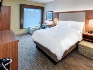 Holiday Inn Express & Suites WEST LONG BRANCH - EATONTOWN by IHG